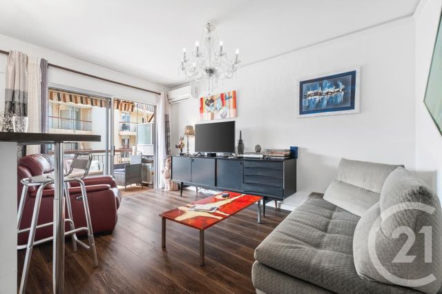 Afficher la photo en grand Appartement F2 à vendre - 2 pièces - 45,04 m2 - Nice - 06 - PROVENCE-ALPES-COTE-D-AZUR
