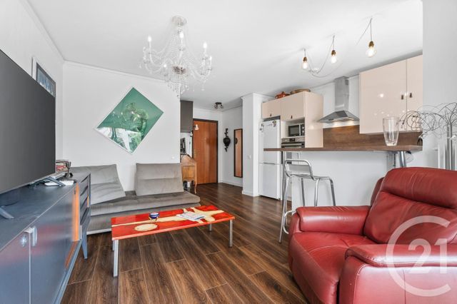 Afficher la photo en grand Appartement F2 à vendre - 2 pièces - 45,04 m2 - Nice - 06 - PROVENCE-ALPES-COTE-D-AZUR