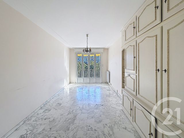 Afficher la photo en grand Appartement F2 à vendre - 2 pièces - 54,12 m2 - Nice - 06 - PROVENCE-ALPES-COTE-D-AZUR