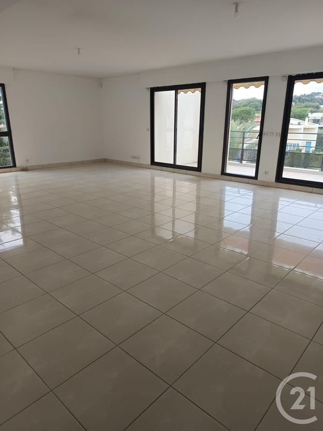 Appartement F4 à louer - 4 pièces - 123,55 m2 - Villeneuve Loubet - 06 - PROVENCE-ALPES-COTE-D-AZUR