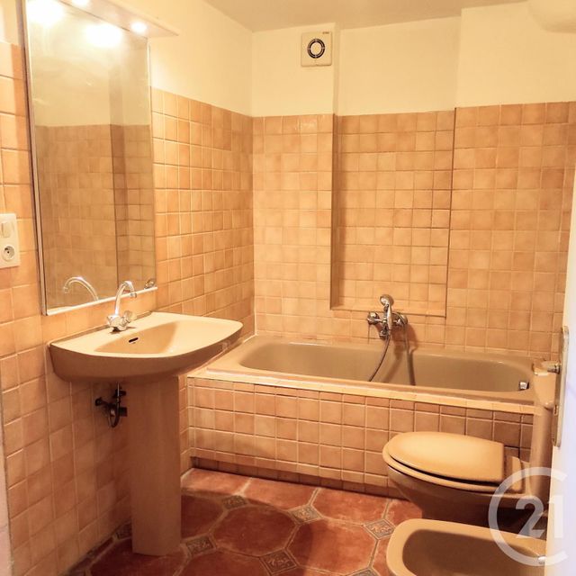 Appartement F2 à louer - 2 pièces - 31,11 m2 - Roquefort Les Pins - 06 - PROVENCE-ALPES-COTE-D-AZUR