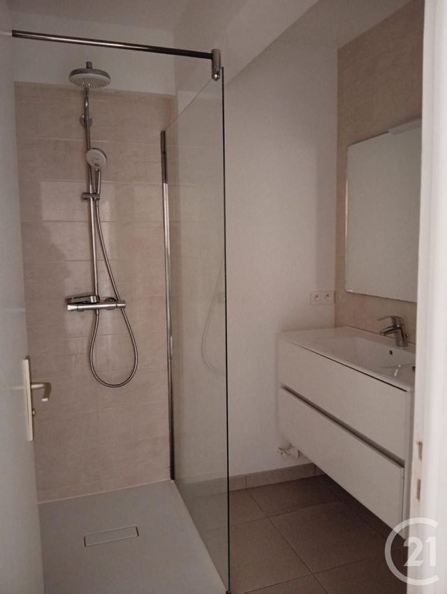 Appartement F2 &agrave; louer - 2 pi&egrave;ces - 57,17 m2 - Nice - 06 - PROVENCE-ALPES-COTE-D-AZUR