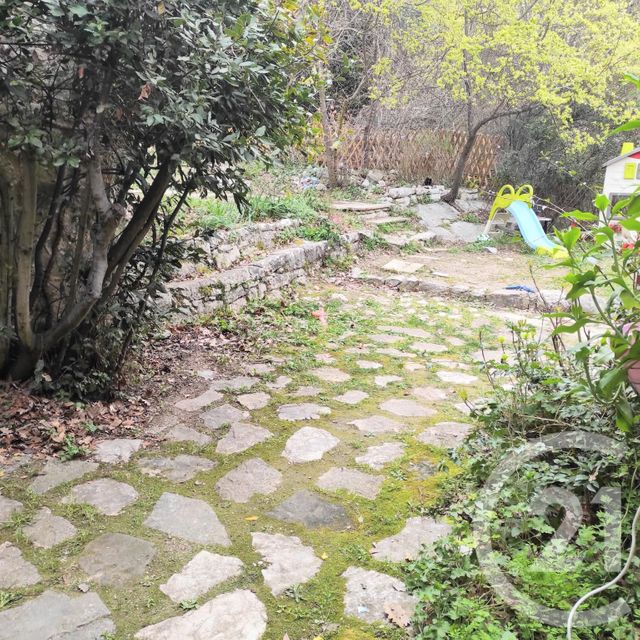 Appartement F2 &agrave; louer - 2 pi&egrave;ces - 31,11 m2 - Roquefort Les Pins - 06 - PROVENCE-ALPES-COTE-D-AZUR