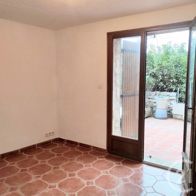 Appartement F2 &agrave; louer - 2 pi&egrave;ces - 31,11 m2 - Roquefort Les Pins - 06 - PROVENCE-ALPES-COTE-D-AZUR