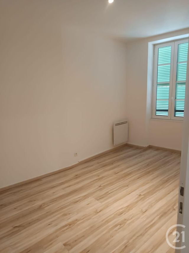 Appartement F2 &agrave; louer - 3 pi&egrave;ces - 74,10 m2 - Le Broc - 06 - PROVENCE-ALPES-COTE-D-AZUR