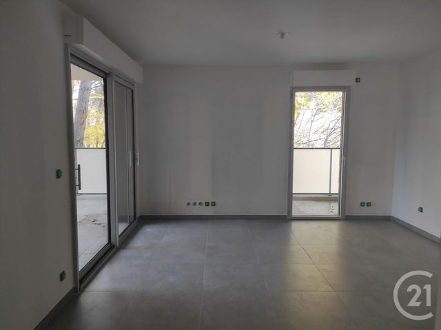 Appartement F2 &agrave; louer - 2 pi&egrave;ces - 41,63 m2 - Mougins - 06 - PROVENCE-ALPES-COTE-D-AZUR