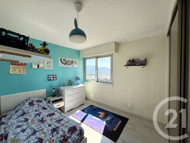 Afficher la photo en grand Appartement F4 à vendre - 4 pièces - 81,90 m2 - Nice - 06 - PROVENCE-ALPES-COTE-D-AZUR