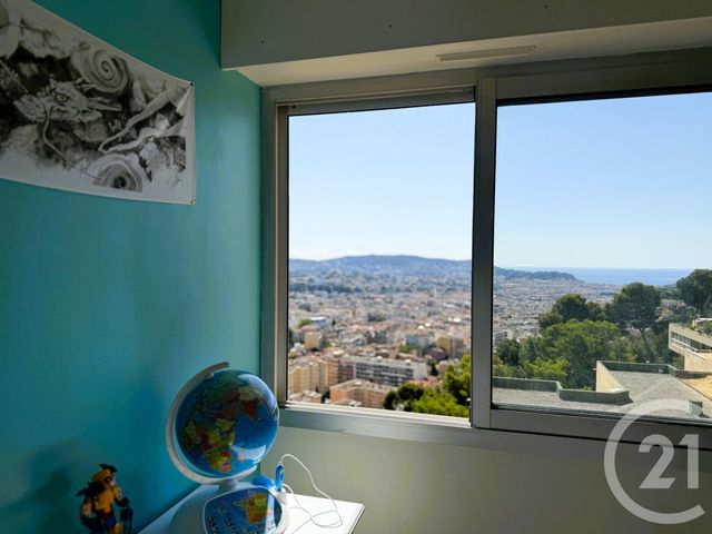 Afficher la photo en grand Appartement F4 à vendre - 4 pièces - 81,90 m2 - Nice - 06 - PROVENCE-ALPES-COTE-D-AZUR