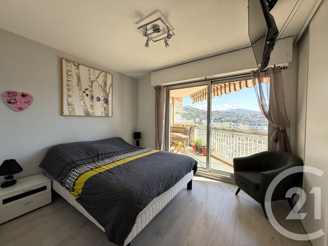 Afficher la photo en grand Appartement F4 à vendre - 4 pièces - 81,90 m2 - Nice - 06 - PROVENCE-ALPES-COTE-D-AZUR