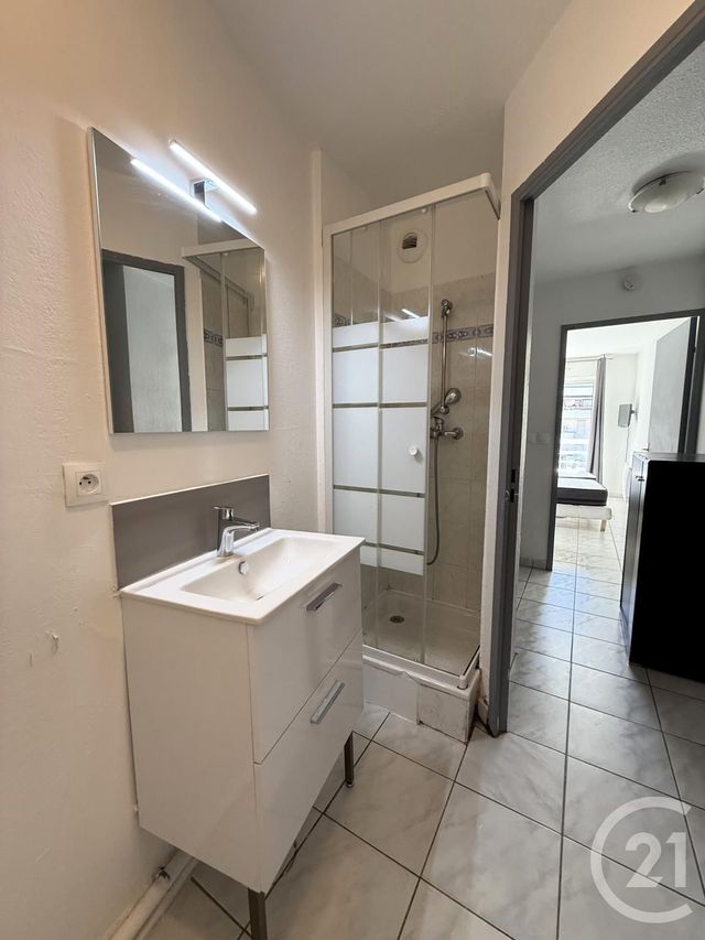 Appartement Studio &agrave; vendre - 1 pi&egrave;ce - 19,36 m2 - Cannes La Bocca - 06 - PROVENCE-ALPES-COTE-D-AZUR